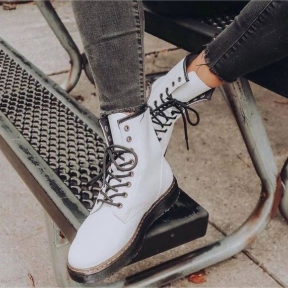 Dr. Martens Zavala Combat Boot White Leather Womens size 7 - Picture 2 of 12